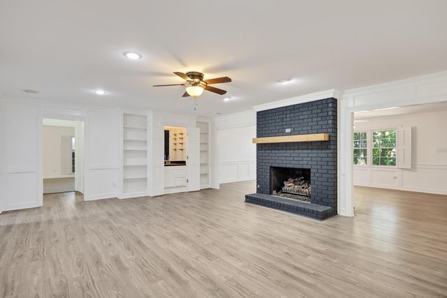 2243 W GLENALDEN DR, Germantown, TN 38139