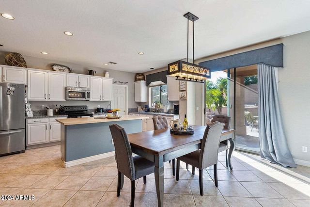 9022 W ROSS Avenue, Peoria, AZ 85382