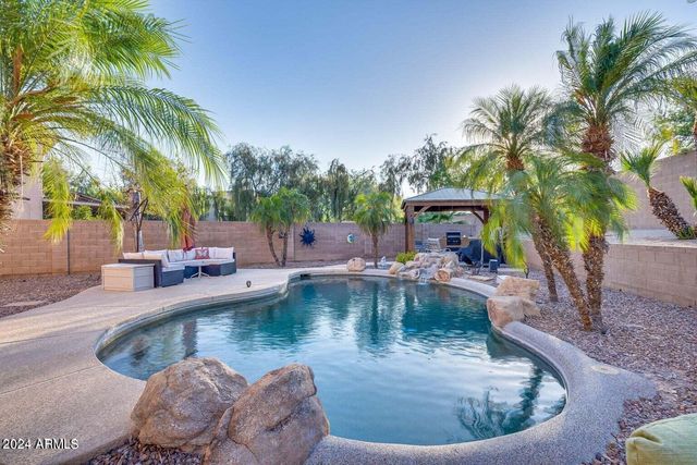 9022 W ROSS Avenue, Peoria, AZ 85382