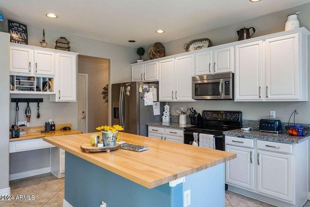 9022 W ROSS Avenue, Peoria, AZ 85382