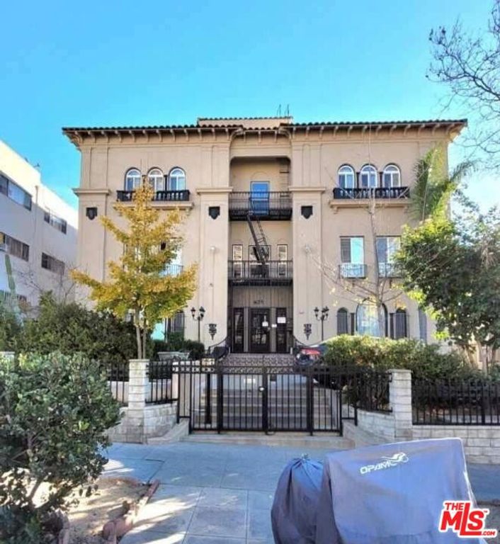 428 S Mariposa Avenue, Los Angeles, CA 90020 — exterior