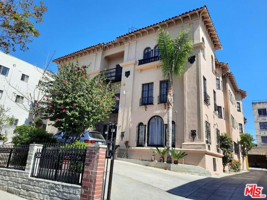 428 S Mariposa Avenue, Los Angeles, CA 90020 — photo 2