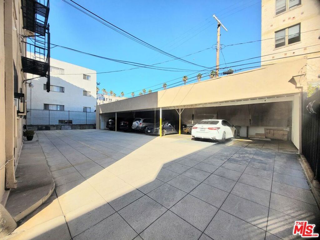 428 S Mariposa Avenue, Los Angeles, CA 90020 — photo 5