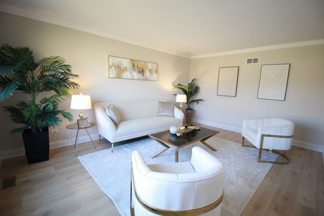 17342 Cambridge Place, Tinley Park, IL 60487