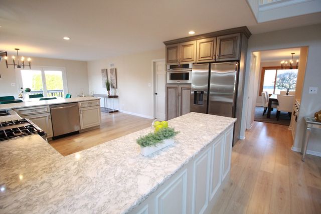 17342 Cambridge Place, Tinley Park, IL 60487