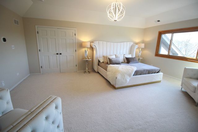 17342 Cambridge Place, Tinley Park, IL 60487