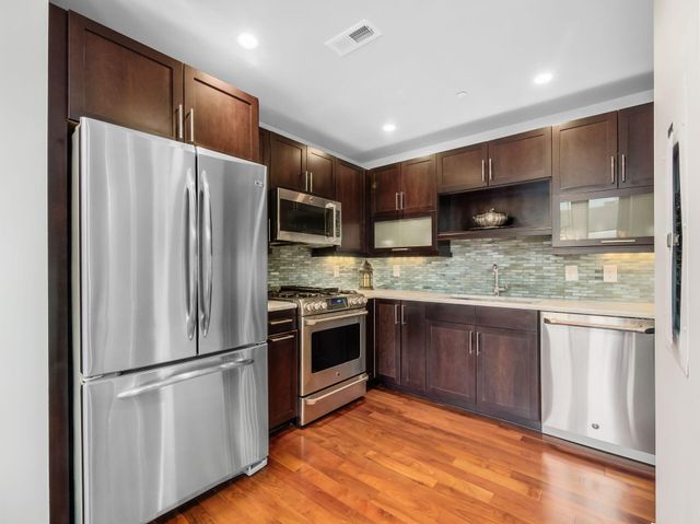 8 E Broad Street, 502, Columbus, OH 43215