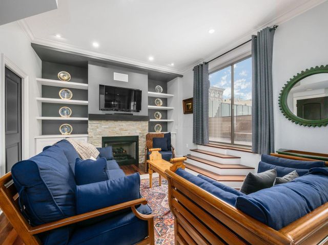 8 E Broad Street, 502, Columbus, OH 43215