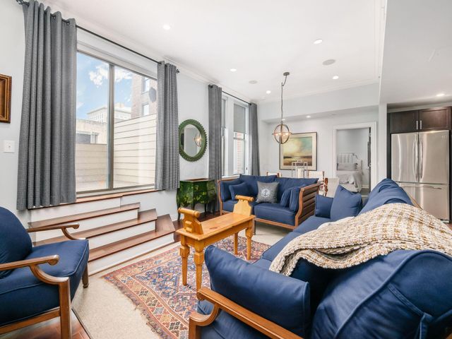 8 E Broad Street, 502, Columbus, OH 43215