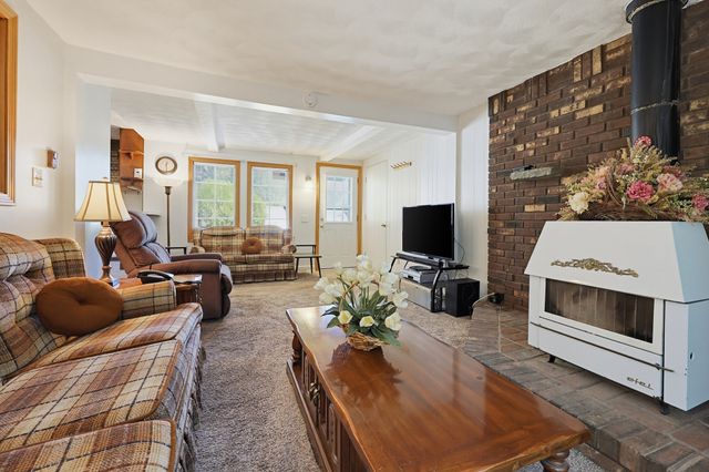 121 Park Circle, Attleboro, MA 02703