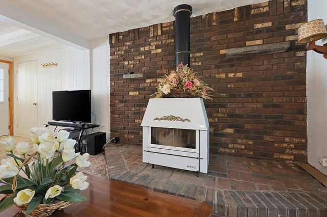 121 Park Circle, Attleboro, MA 02703