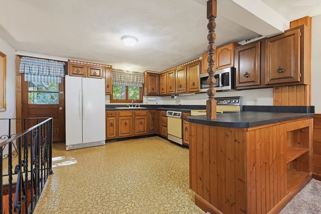 121 Park Circle, Attleboro, MA 02703