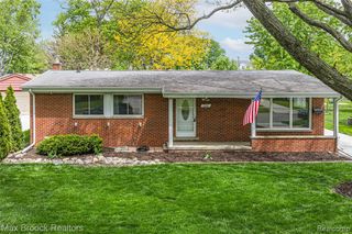 260 Lyons Drive, Troy, MI 48083