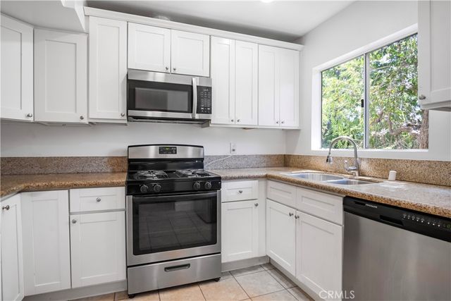 5700 Etiwanda Avenue 288, Tarzana, CA 91356
