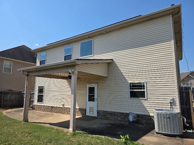 2060 Bandera Dr, Clarksville, TN 37042