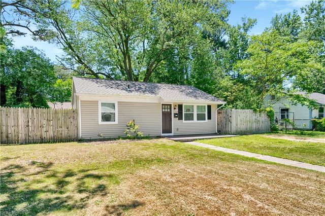 1422 Woodcrest DR, Hampton, VA 23663