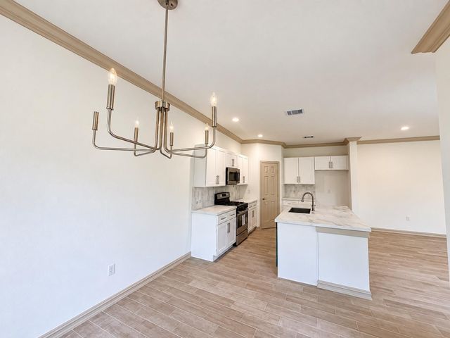 501 Briarwood Drive, Baytown, TX 77520