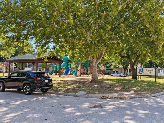 501 Briarwood Drive, Baytown, TX 77520