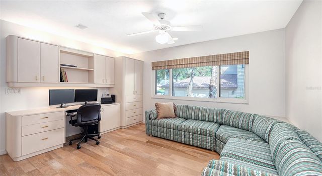 1529 OAK WAY, Sarasota, FL 34232