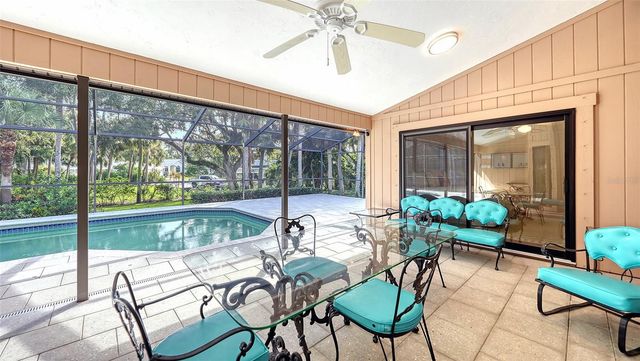 1529 OAK WAY, Sarasota, FL 34232