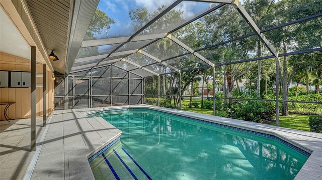 1529 OAK WAY, Sarasota, FL 34232