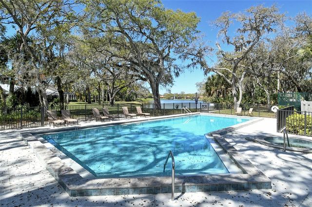 1529 OAK WAY, Sarasota, FL 34232