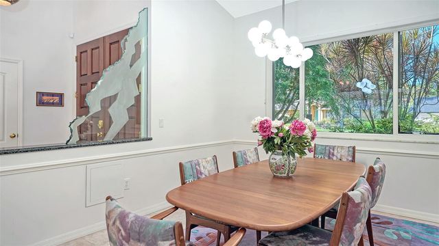 1529 OAK WAY, Sarasota, FL 34232