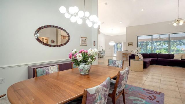 1529 OAK WAY, Sarasota, FL 34232