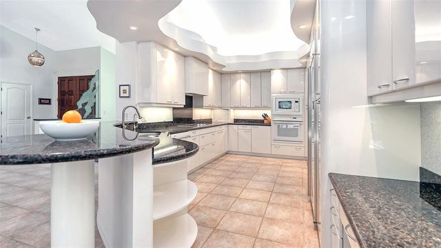 1529 OAK WAY, Sarasota, FL 34232