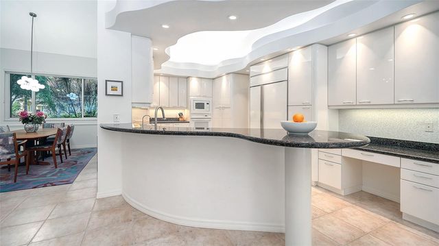 1529 OAK WAY, Sarasota, FL 34232