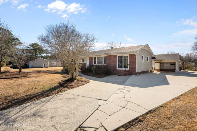 309 Woodhaven Drive, Havelock, NC 28532