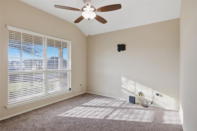 400 Fistral DR, Hutto, TX 78634