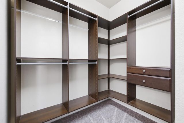 400 Fistral DR, Hutto, TX 78634