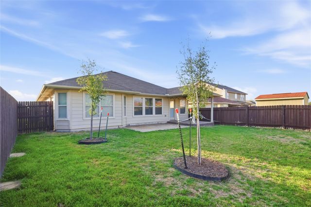 400 Fistral DR, Hutto, TX 78634