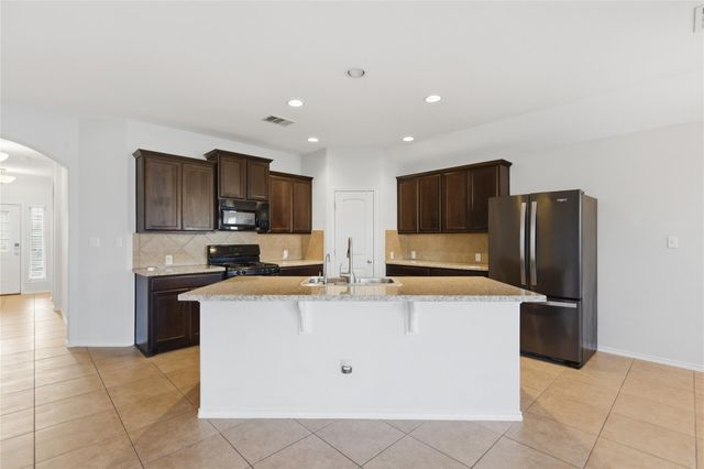 400 Fistral DR, Hutto, TX 78634