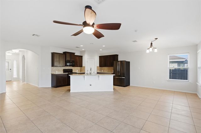 400 Fistral DR, Hutto, TX 78634