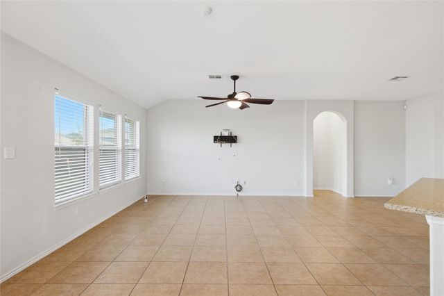 400 Fistral DR, Hutto, TX 78634