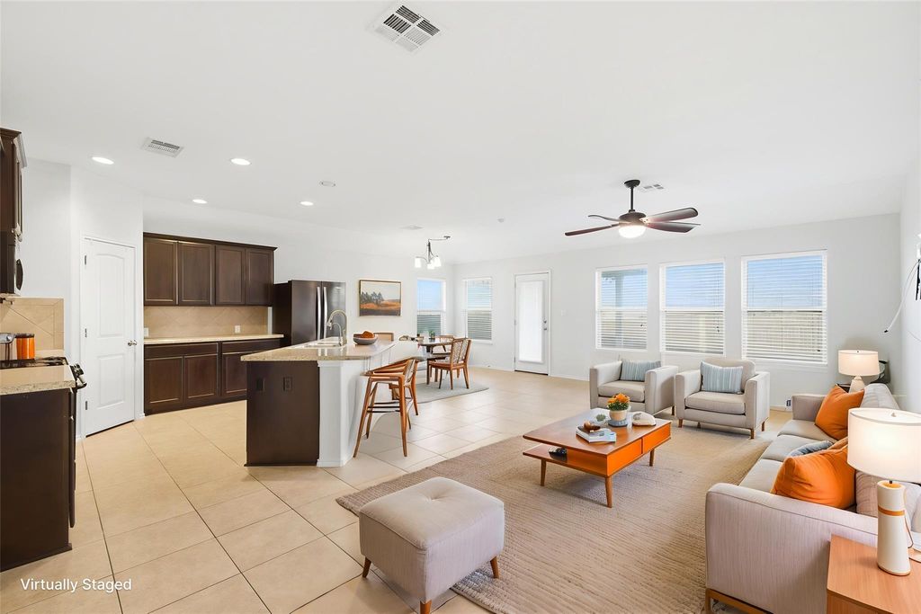 400 Fistral DR, Hutto, TX 78634