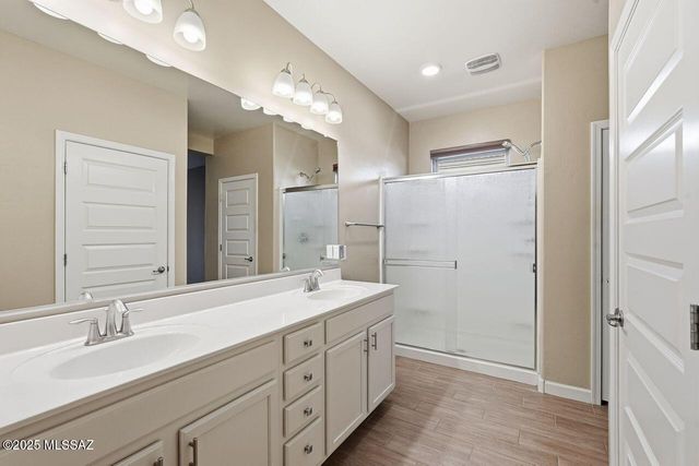 230 W Sg Posey Street, Vail, AZ 85641