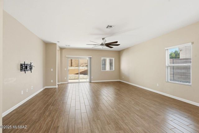 230 W Sg Posey Street, Vail, AZ 85641