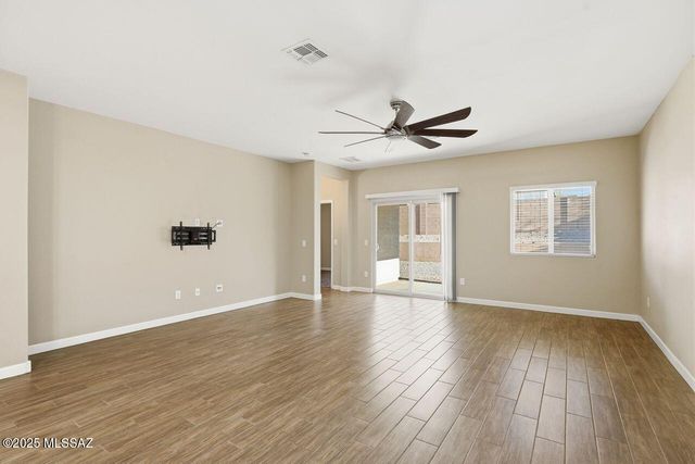 230 W Sg Posey Street, Vail, AZ 85641