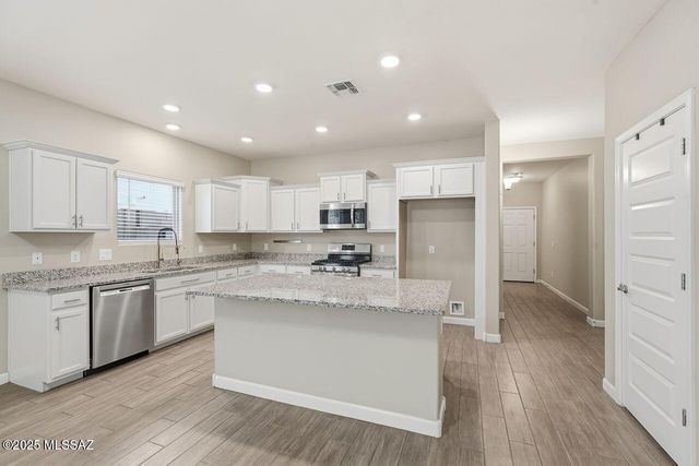 230 W Sg Posey Street, Vail, AZ 85641