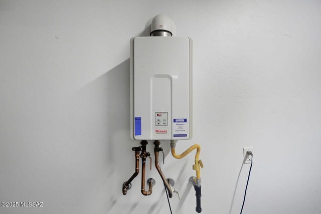 230 W Sg Posey Street, Vail, AZ 85641