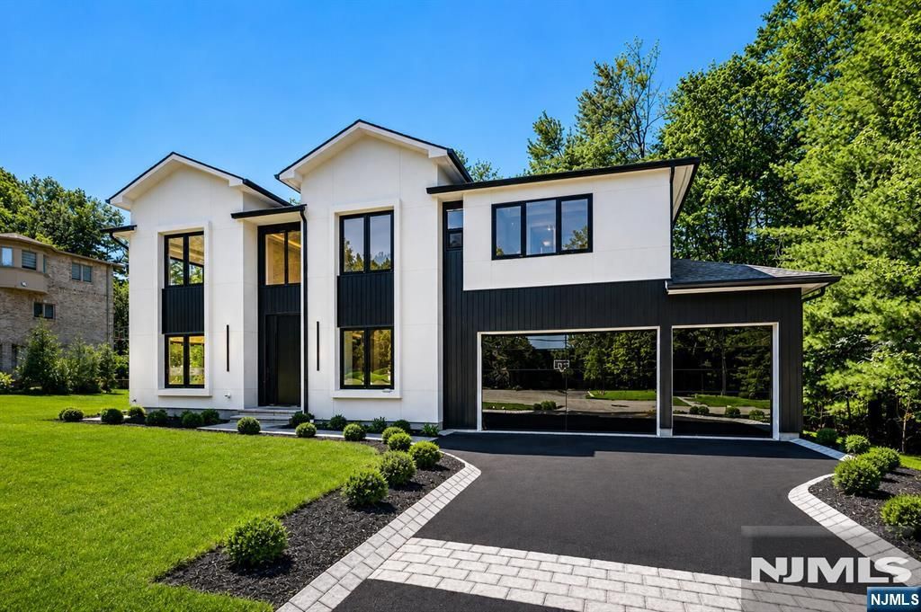 61 Ross Avenue, Demarest, NJ 07627