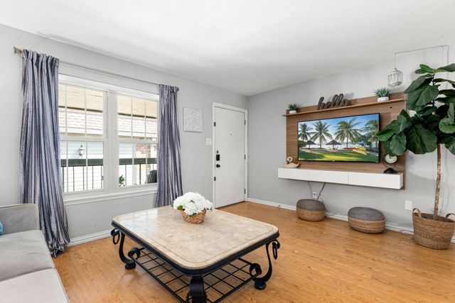 855 Augusta Drive 54, Houston, TX 77057