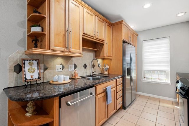 855 Augusta Drive 54, Houston, TX 77057