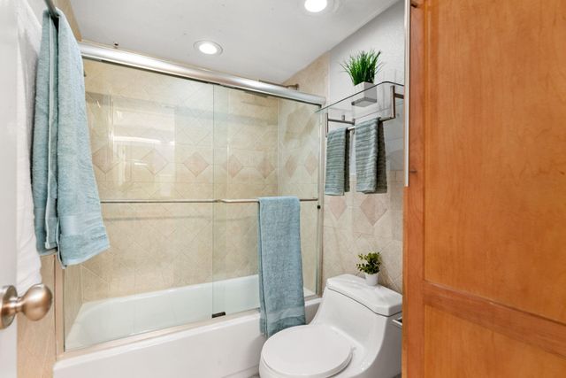 855 Augusta Drive 54, Houston, TX 77057