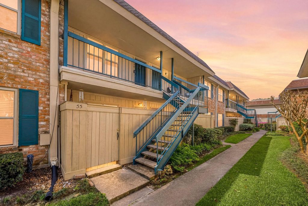 855 Augusta Drive 54, Houston, TX 77057