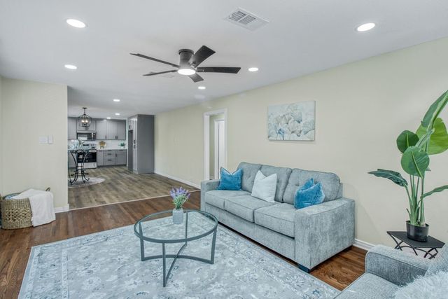 805 Ross Trail, Arlington, TX 76012