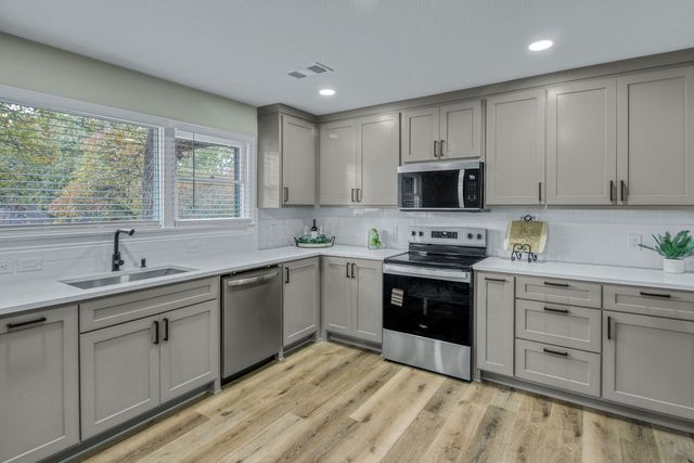 805 Ross Trail, Arlington, TX 76012